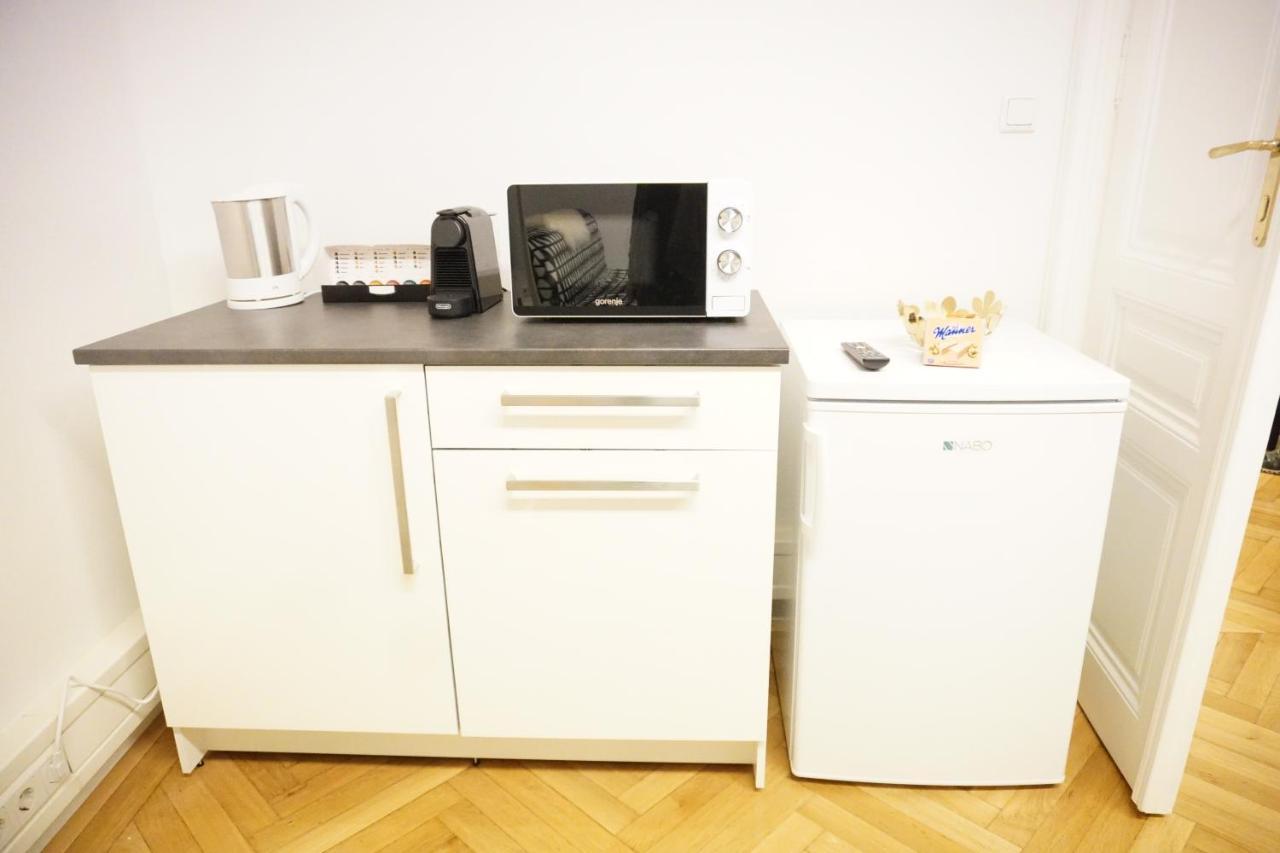 Urban City Apartment - Contactless Check-In Wenen Buitenkant foto